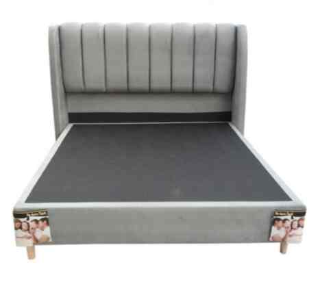 Divan dipan tempat tidur