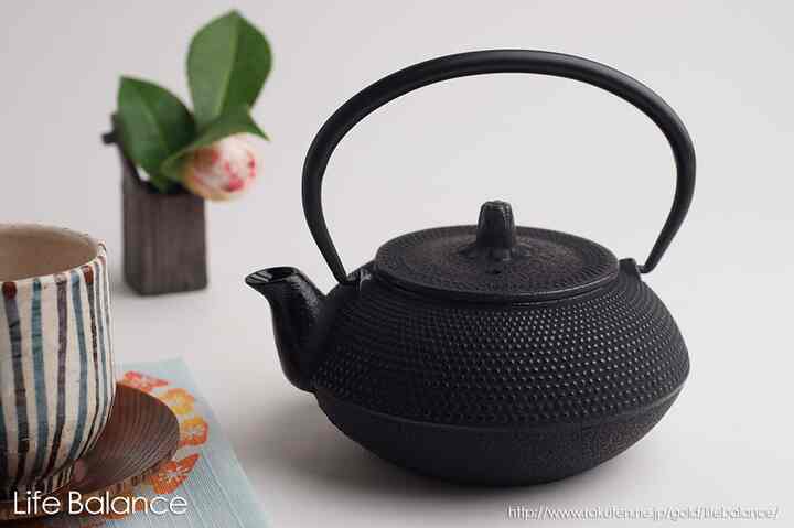 鉄瓶 直火用  丸アラレ 0.5L