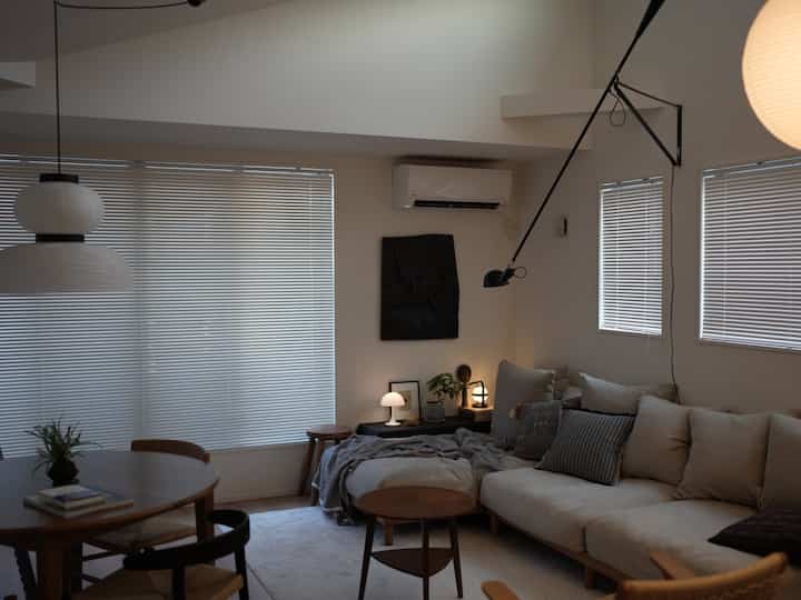 模様替えしてから、気に入ってる配置。
しばらく…というか、ずっとこのままでも
良いと思っています＾＾

#模様替え　
#インテリア 
#戸建てリビング
#ソファー
