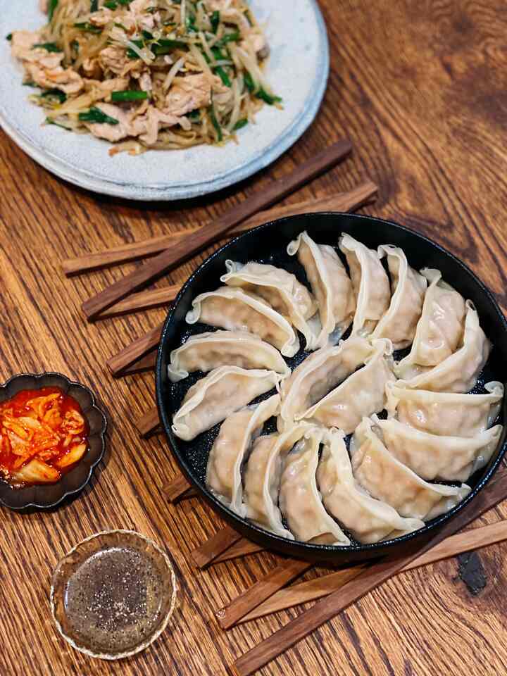 Gyoza iron pot received as a gift from an OHOUSE ambassador🥟
I love it because it's an easy-to-use size ♡ Thank you!

#Gyoza #鍋