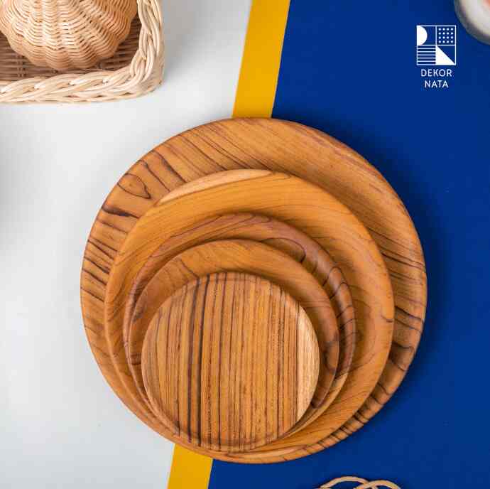 Dekornata Danar Plate