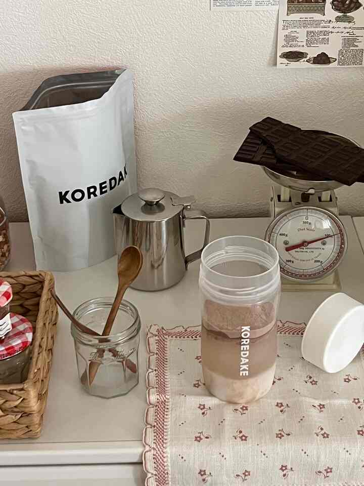 Lengkapi nutrisi Anda dengan protein protein nutrisi lengkap favorit Anda♩
Warna putih dan kayu terlihat paling cocok di dapur dan ruang makan 🤍🤎

#주방 #주방인테리어 #인테리어 #홈인테리어 #마이홈 #오늘의집 #선반인테리어 #일상스타그램 #데ꝼ 랬 #홈데코 #집 #식물 #식물인테리어 #homesweethome #Interior Korea #myhome #kitchen #Laxina # Tanaman dedaunan