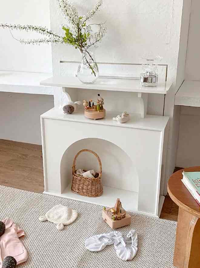 Rak Perapian Mungil - White