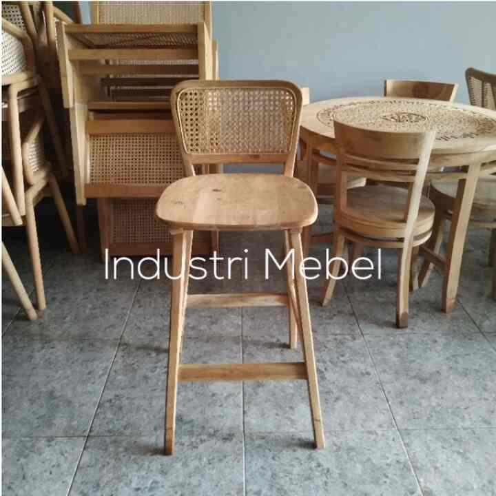 Kursi Bar Rotan