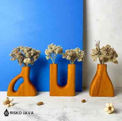 Vas Bunga Kayu Mahoni