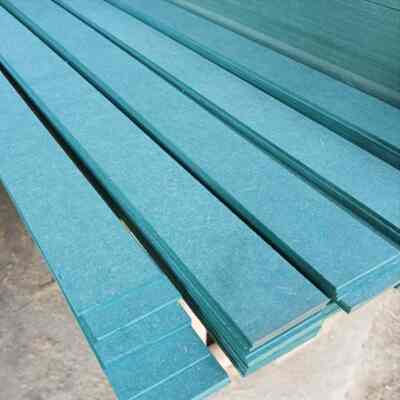 Wall batten hijau