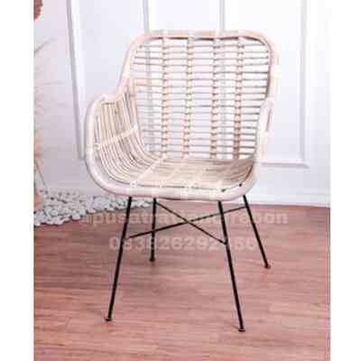 Kursi Cafe Rotan Kaki Besi