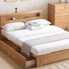 Dipan Tempat Tidur Kayu dengan Laci 