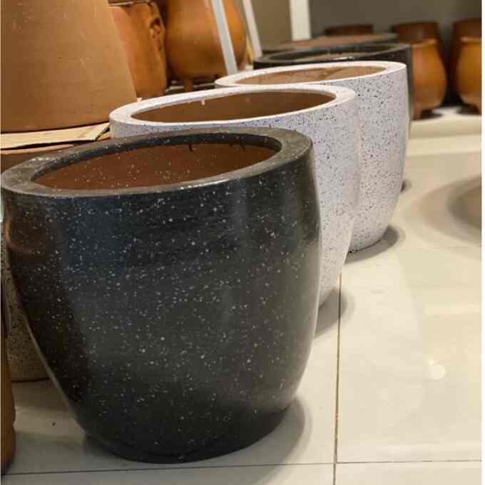Pot Terakota - Hitam