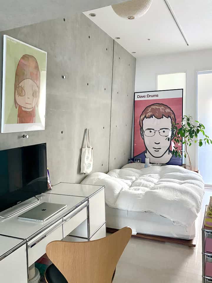 久々のベッドルーム

#usmハラー #ポスター  #ポスターインテリア  #ベッド  #ベッドフレーム #ベッドルームスタイリング #フリッツハンセン  #セブンチェア  #デスク  #デスクトップ #ベッドリネン　