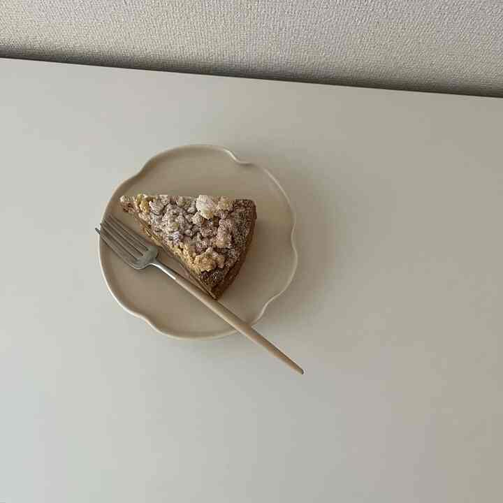 tea time 𓇢

#お皿 #焼き物 #瑞光窯 #清水焼 #クチポール #cutipol #カトラリー #フォーク #デザートフォーク #ケーキ #おやつ #デザート #スイーツ #teatime #ティータイム #ホワイトインテリア #ナチュラルインテリア #海外インテリア #和風インテリア #シンプルインテリア #一人暮らし #一人暮らしインテリア  #ワンルーム #ワンルームインテリア #interior #room #home