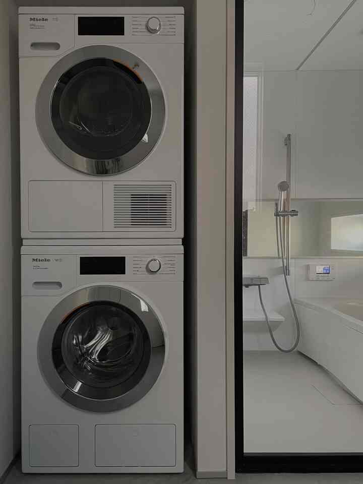 バス&ランドリールーム🫧
広々見える様にガラスドアで開放感MAX
#お風呂 
#ランドリールーム 
#バスルーム 