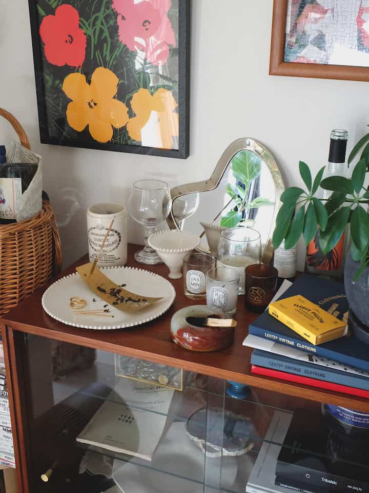 大好きな香りものシリーズにはお気に入りを♡

ハートミラーが加わって少し奥行きが出た気がする！


#ハートミラー #お香立て #インセンスホルダー #キャンドル #incense #お香 #diptyque #ディプティック #お香のある暮らし

