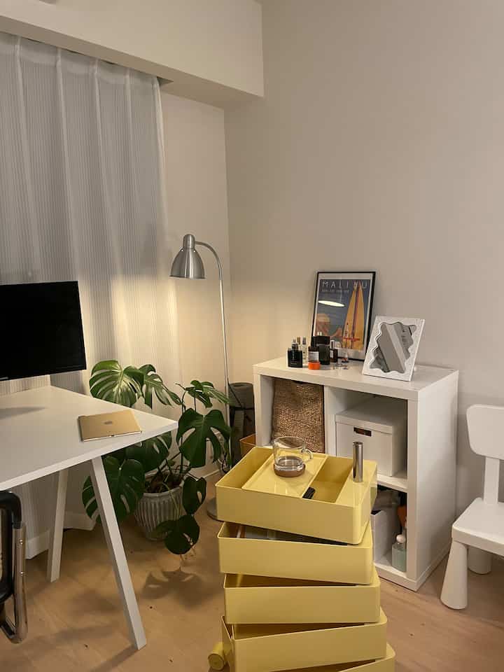 Saya suka warna aksen kuning 🟡



#Ruangkerja #ikea #ikea照明 #ikeaデスク #ikea家具 #韓屋インテリア #ミッドセンチュリー