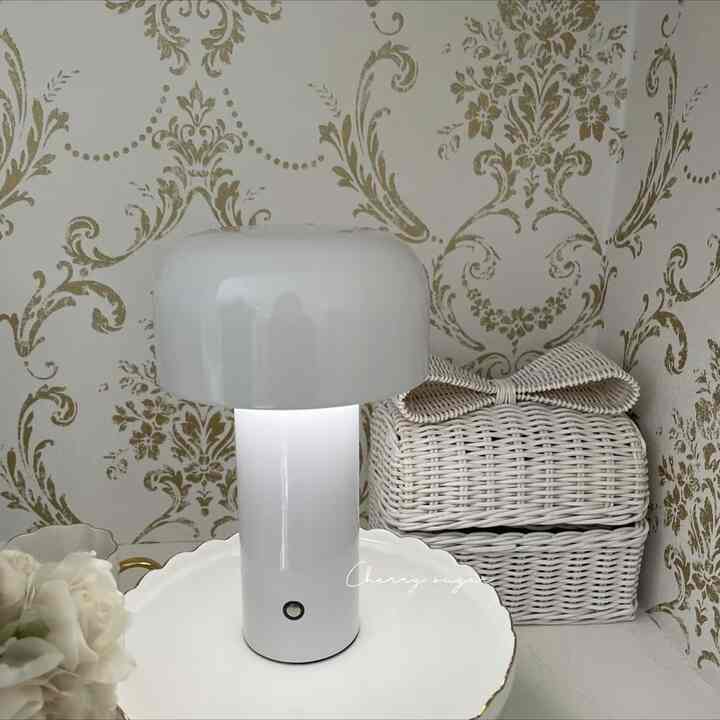 ぽってりLEDテーブルライト