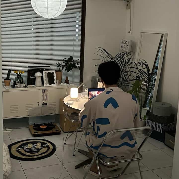 最近はレミーのおいしいレストランを見ています。🐀
pammで購入したパジャマも可愛くて寝やすくて大活躍です。暑い夏を乗り切ろう。☀️

#パジャマ #pamm #無印良品 #ルームツアー #韓屋インテリア #無成形インテリア 