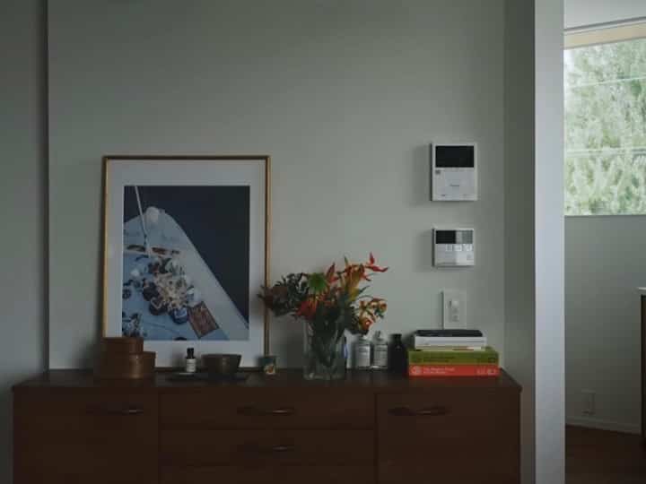 本当はいつもお花を飾りたいですが、
なかなか余裕がない日々です🥲

#棚のインテリア #棚 