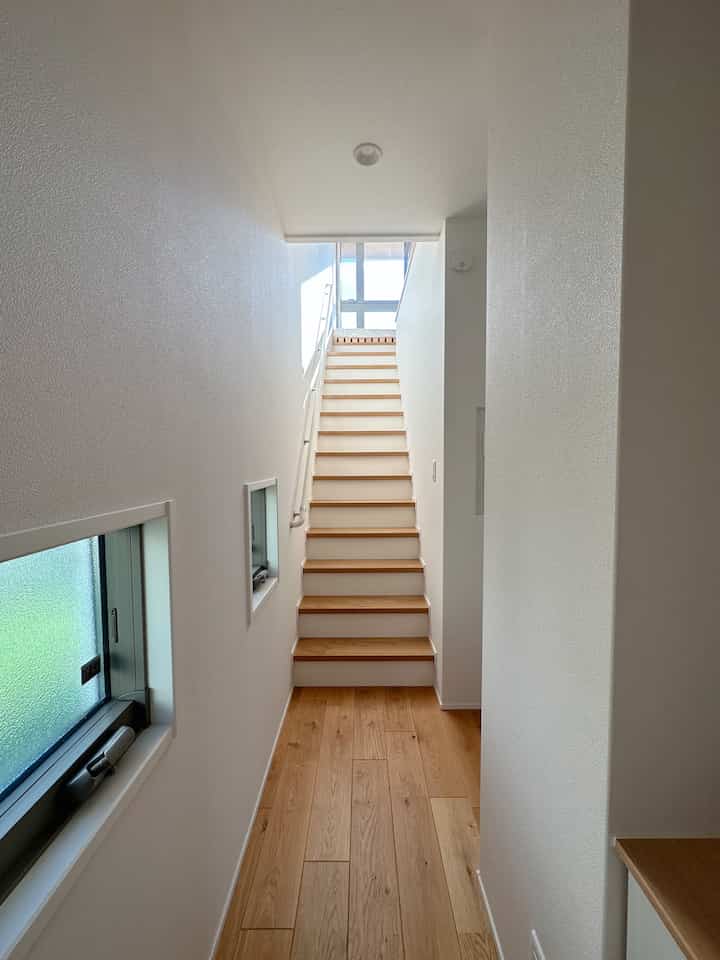 Sinar matahari musim gugur telah menjadi musim yang menyenangkan 🍂
Saya suka interior periode ini 🤍🤍🤍
#tangga #ヌック #セカンドリビング