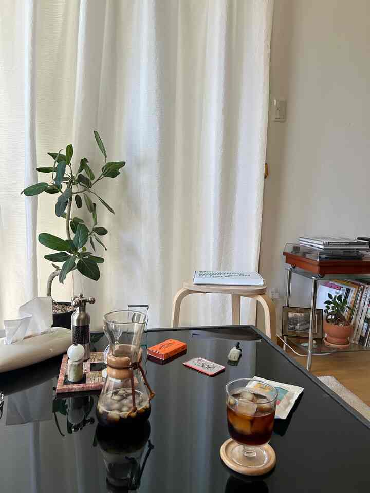 アイスコーヒーも、ドリップで手間暇かけて。
淹れたてをIKEAのお気に入りグラスで飲むのが最高に美味しい☕️🧊

#コーヒーカップ #コーヒータイム #コーヒーテーブル #食器 #食器おすすめ 