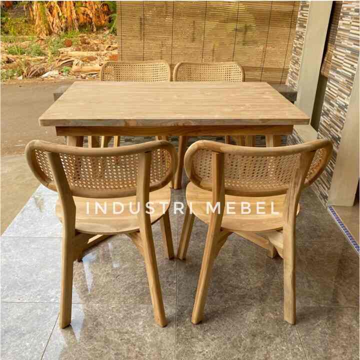 Furniture Jepara Set Meja Makan dan 5 Kursi