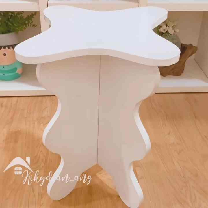 Shabby Meja Curvy
