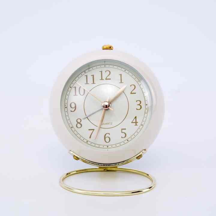 QUARTS VINTAGE ALARM CLOCK 