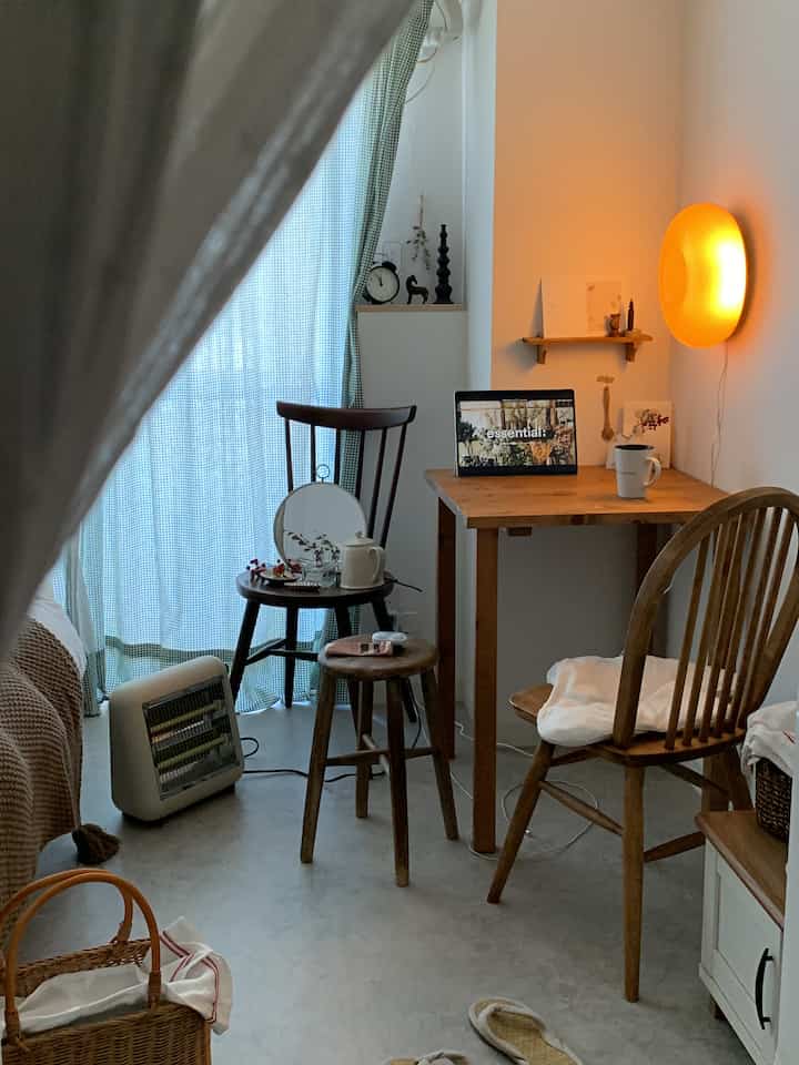 Senang bertemu dengan Anda! Nakon. Namanya 🦊♡
Postingan pertama saya memperkenalkan barang yang saya beli di IKEA 👏🏼

VARMBLIXT IKEA adalah sesuatu yang dimiliki setiap orang yang memiliki ruangan bergaya! Lampu donat ini lucu sekali ✨🍩
Kami telah menciptakan simbol untuk rumah kami!

Saya juga membeli jam meja, cermin, handuk piring, dll. ♩

Saya suka menggunakan IKEA karena mudah mendapatkan barang bergaya dengan harga terjangkau🥰

#hidup sendiri
#ikea
#ikea pencahayaan
#Interior studio
#Satu ruangan
#kamarku
