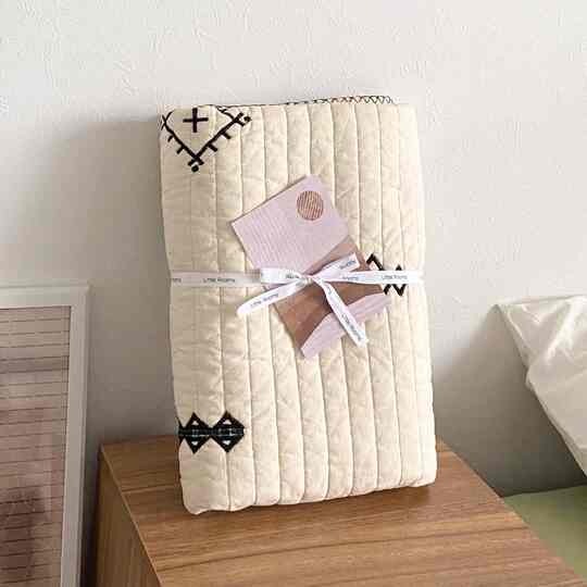 ふっくらキルトマルチケット embroidery