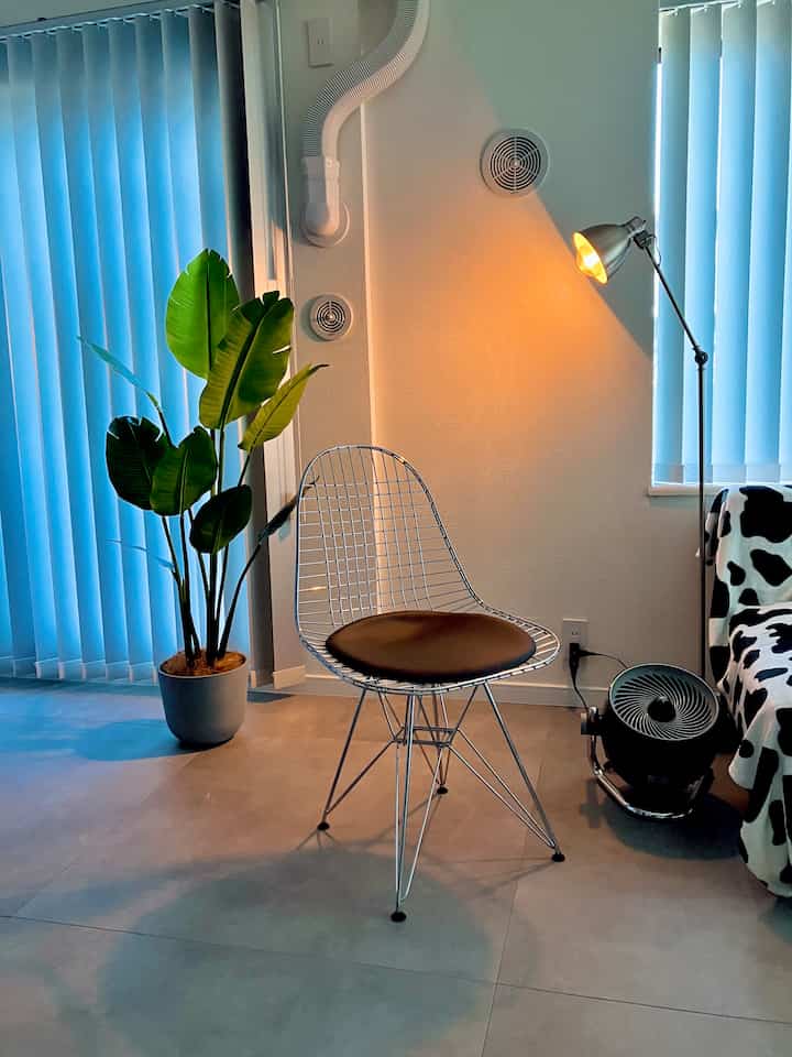 
#関節照明 #フロアランプ #サーキュレーター #インテリアグリーン #シンプルなインテリア 