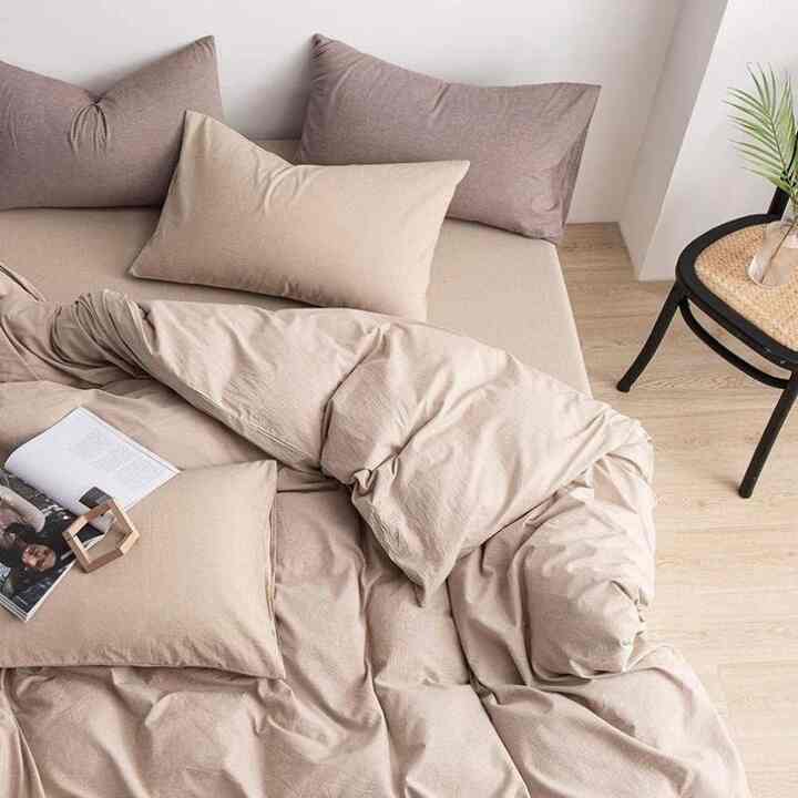 Sprei Bedcover Polos Bahan Polymicro