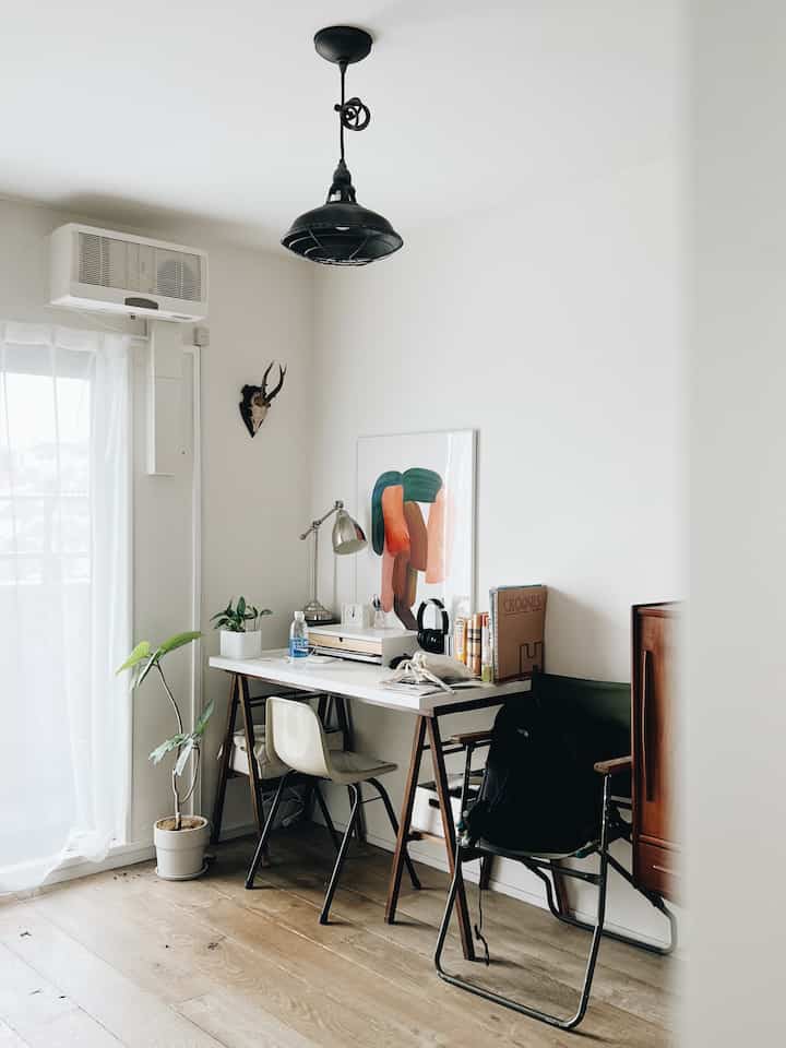 ワークスペース
陽当たりが良くて好き

#ダイニング #ワークスペース #ikea #ロナンブルレック #アートポスター　
#Ronanbouroullec 