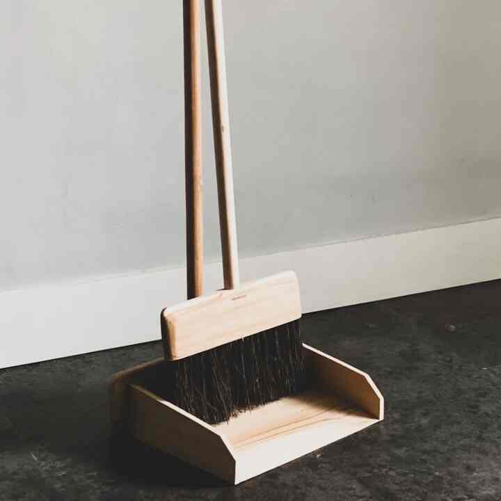 TEAK BROOM SET