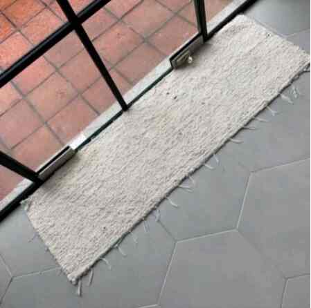 keset hotel polos putih gading