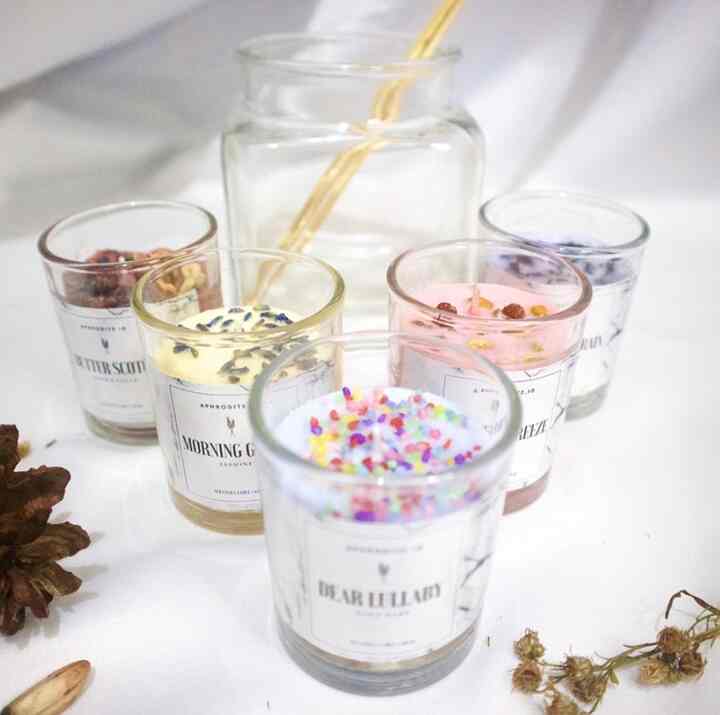 Scented Candle with Dried Flower