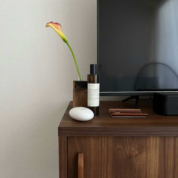 頂いたお花 𓆸


#TVボード #TV台 #lowya #フラワーベース #花瓶 #antworksgallery #ルームフレグランス #aesop #ハンドクリーム #chanel #お香立て #香十  #ホワイトインテリア  #ナチュラルインテリア #海外インテリア #和風インテリア #シンプルインテリア #一人暮らし #一人暮らしインテリア  #ワンルーム #ワンルームインテリア #interior #room #home