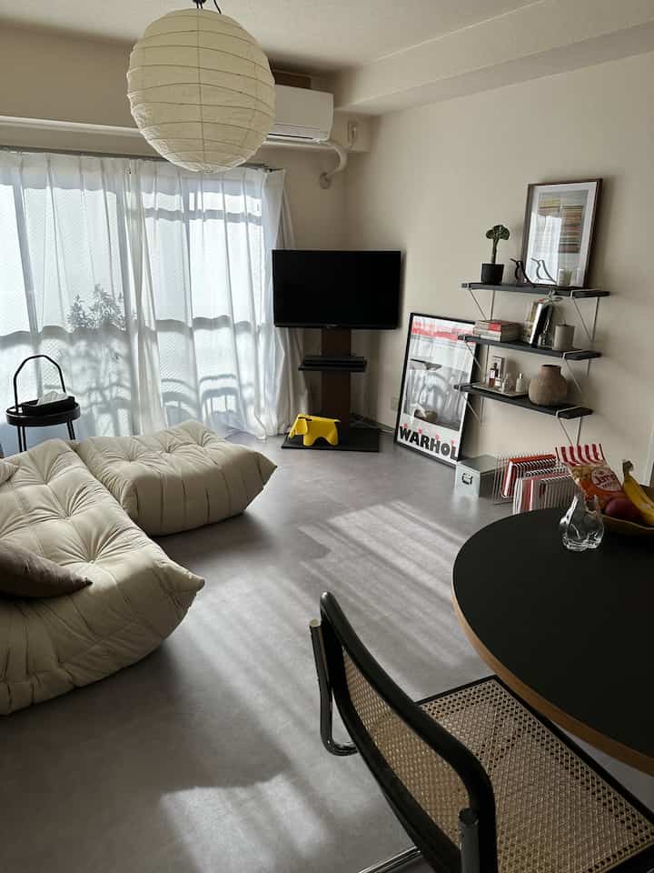 朝の陽当たりがほんとに綺麗で好き☺️

#2ldk賃貸 #賃貸インテリア #マンションインテリア #リーンロゼ #ミッドセンチュリー #usmhaller #ligneroset #lignerosetuk #midcentury #room #myroom #livstagrammer #interior #interiorcoordinate #mygoodroom #instahome #cozyhome