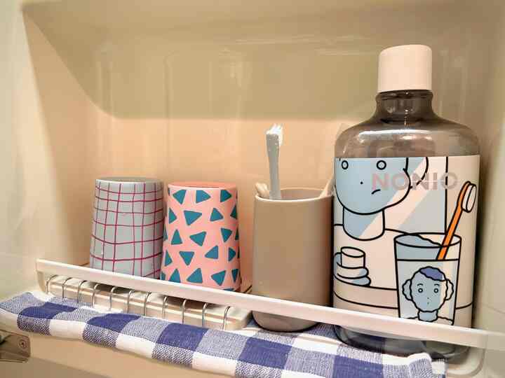 2023.9.26

我が家は賃貸なので残念ながらおしゃれな洗面台ではないのですが...笑

鏡の中が収納になっているのでそんな一部を

Gomaのコップは軽くて頑丈でとってもおすすめ! 

デザインも可愛くて迷ったあげく2つ買いました😂

#洗面所 #laundry #賃貸 #一人暮らし 