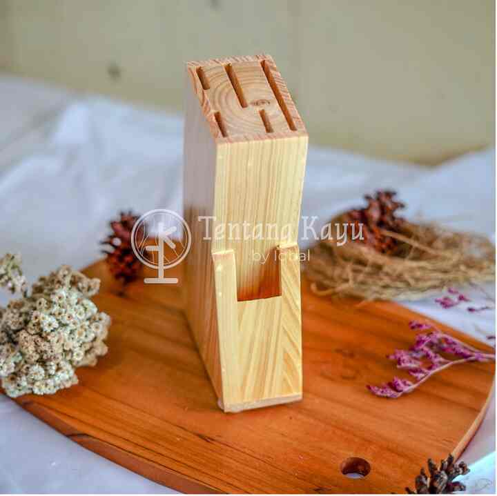 Tempat Pisau Dapur Kayu