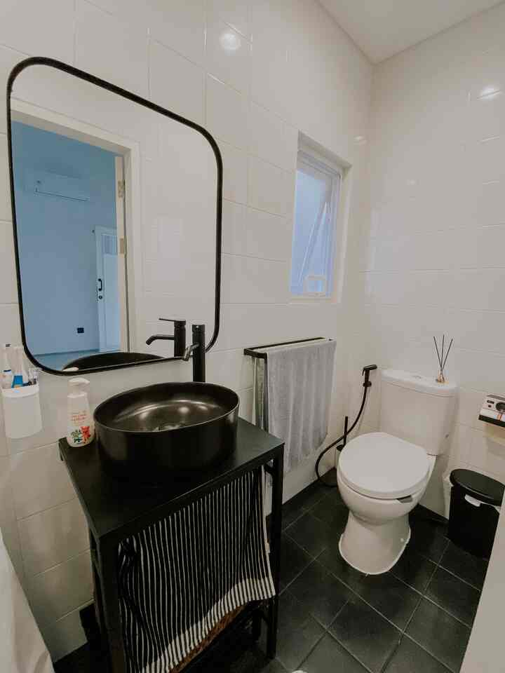 Kids bathroom.
Monochrome vibes!
#rumahestetik #contohrumah #yihouse #ikea #rumahsimpel