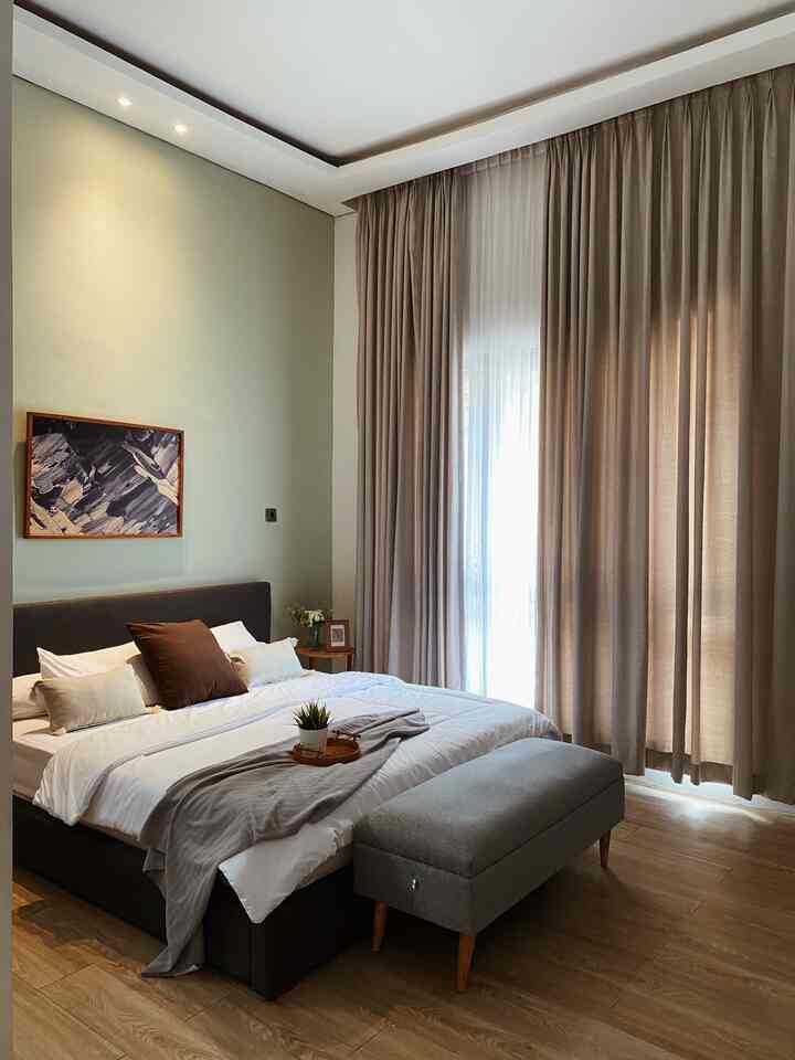 Kamar utama casa de kath dengan perpaduan warna earth tone
#kamarminimalis
#kamartidur
#casadekath
#dekorasikamar
#inspirasikamar
#rumahminimalis