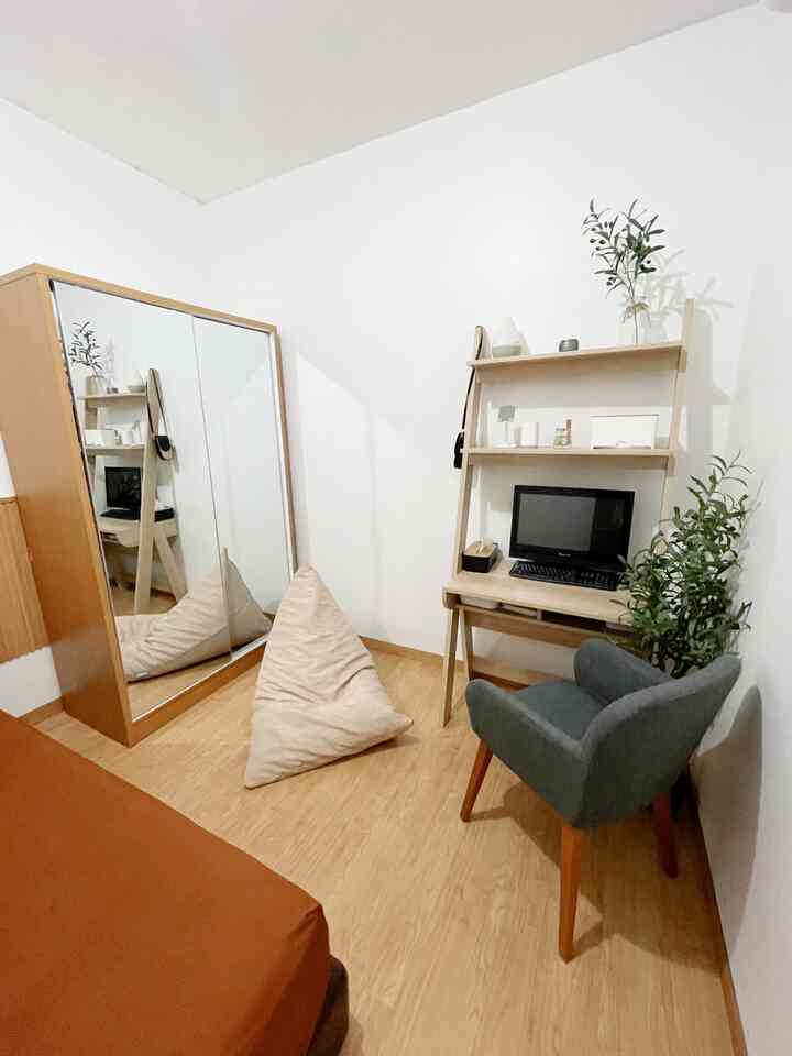Master bedroom merangkap kamar kerja merangkap kamar santuy hehehe


#scandinavian #minimalist #rumahjapandi #kamarmungil #kamartidur #rumahdengananak-anak #rumahdeveloper #inspirasikamar #kamarutama