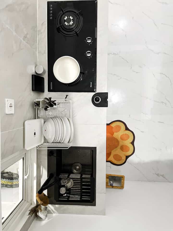 Simple Kitchen Area •
-
At Angka House the kitchen is very simple and minimalist in concept, there are fewer objects, and a kitchen set has not been installed because we don't need it yet. This area is designed in full white to make it look clean and tidy


#kitchen #minimalist #72sqm #angkahouse #essentials #bauhaus #white #