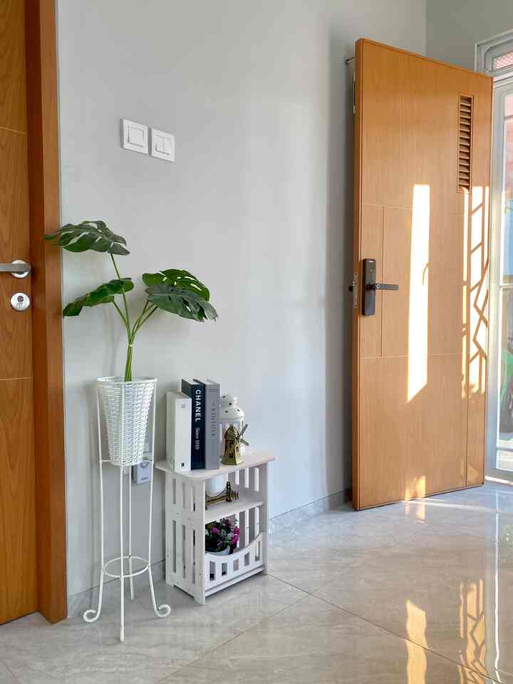 Foyer Minimalis

#foyer #minifoyer #simple #minimalis #rumahminimalis #aesthetic #minimalist #hallway #entrance