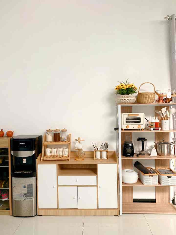 Proses pantry satu tahun lalu.
#rumahtanpaarsitek #selfmakeover #diy #pantry #dapurmodern