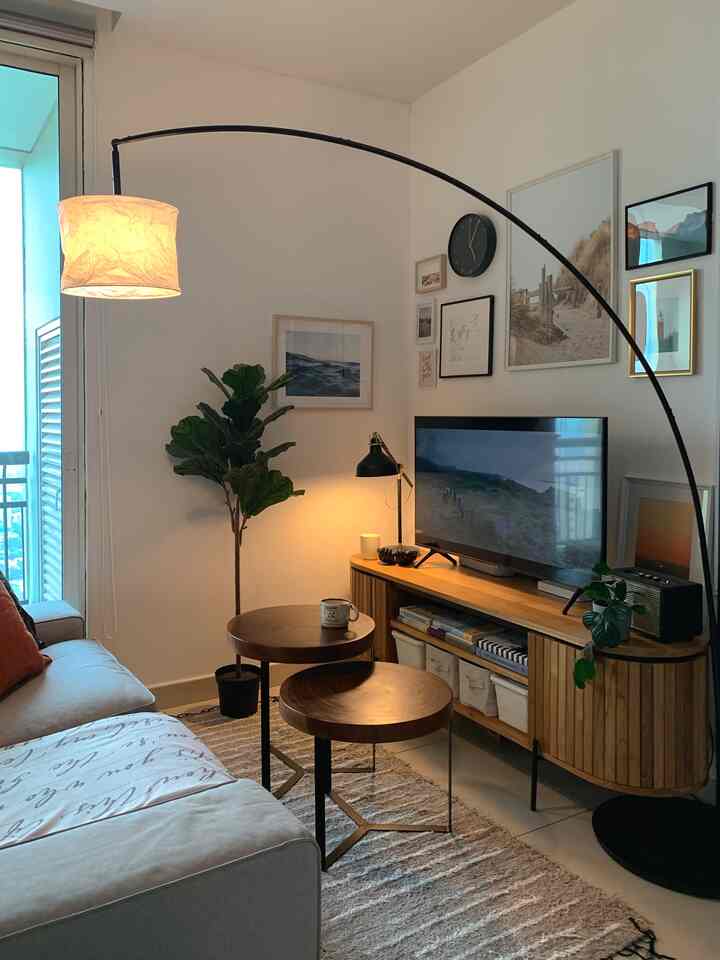 Lampu gantung 49rb ajah! Liat product tag yaa☝🏻
#RuangTamuAesthetic #RuangTamuCantik #MakeOverRuangTamu #ruangtamu #livingroom #apartemen #apartment #industrial #midcenturymodern