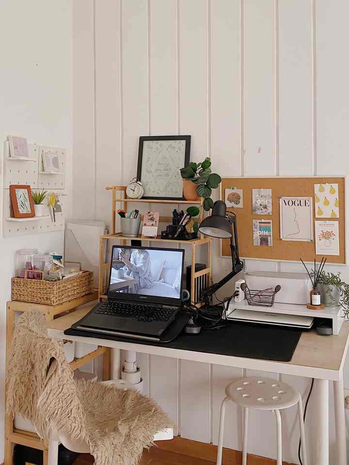Salah satu cara untuk menjadikan senin kamu lebih produktif adalah dengan curi start membuat to-do-list di minggu malam 😃 Selamat menyambut hari senin, ya!
#homeoffice #mejakerja #mejabelajar #japandi #koreanstyle #natural #whitenwood 