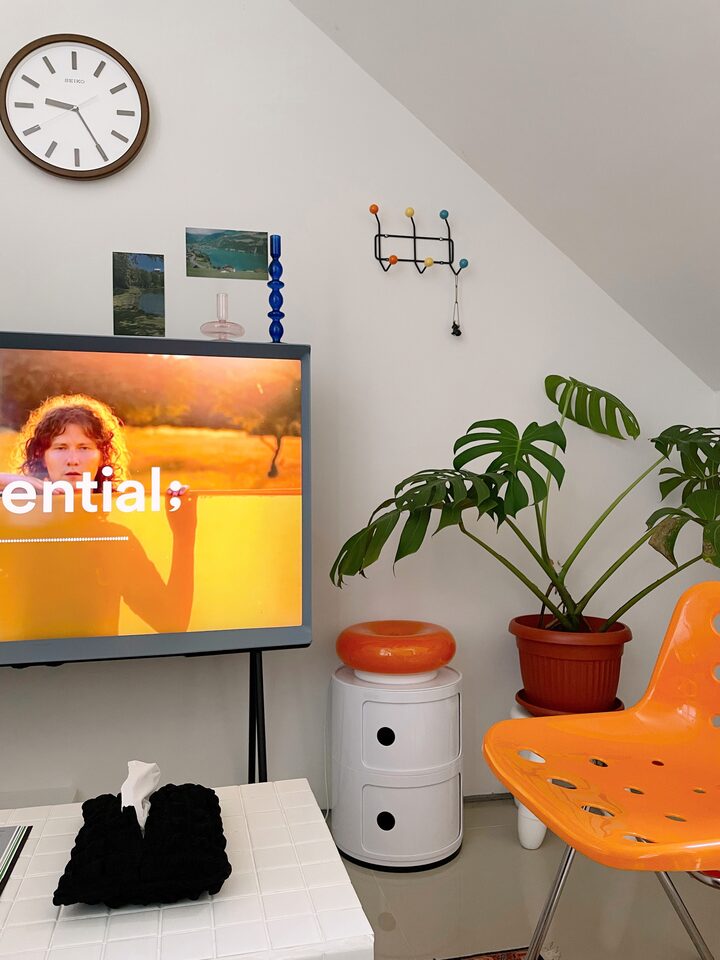 short form carousel card thumbnail