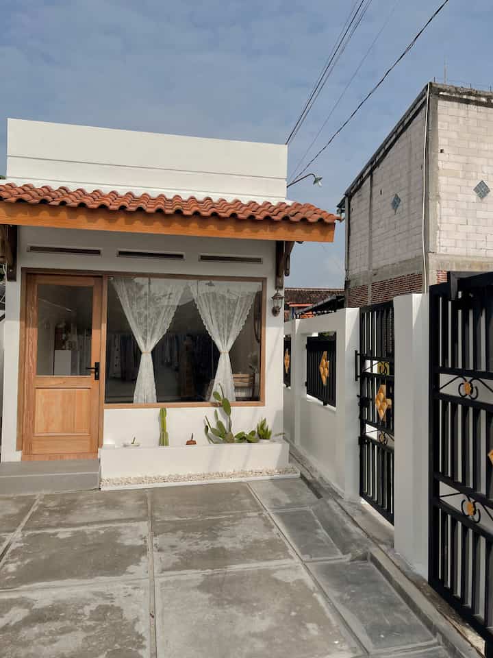 Konsep fasad 

Ini merupakan fasad rumah (tiny house) tema korean style / korean house

#idefasad
#dsignfasad
#inspirasifasad
#koreanhouse