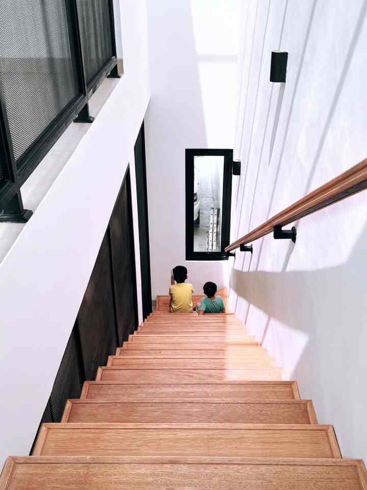 Industrial style di area tangga dan skylight diatasnya, membuat rumah.alel banjir sinar matahari dari pagi hingga sore hari.
🩶🤍🩶🤍





#inspirasitangga
#industrialstyle
#skylight
#interiortangga
#inspotangga
