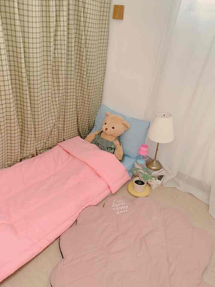 Mengganti lantai ruangan menjadi lantai vynil adalah salah satu pilihan terbaik untuk membuat ruangan kita menjadi aesthetic 😚

#bedroom #kamartidur #bedroomdecor #homedecor #roomdecor #koreandecor #koreanroom 